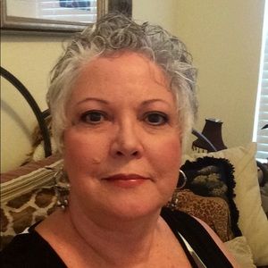 Meet your Posher, Amelia